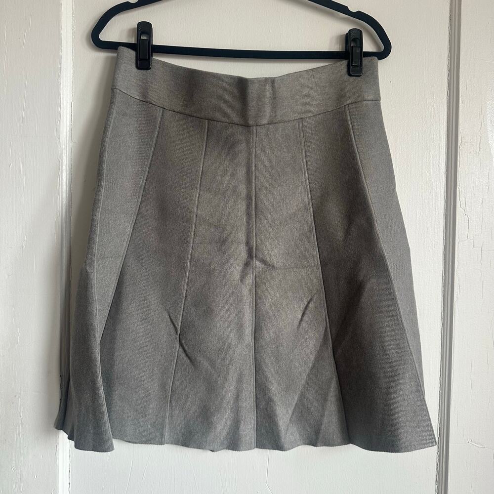 Ann Taylor Gray Pleated Knit Skirt Size Large NWT - Picture 2 of 7